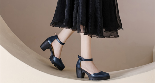 Navy pumps for women