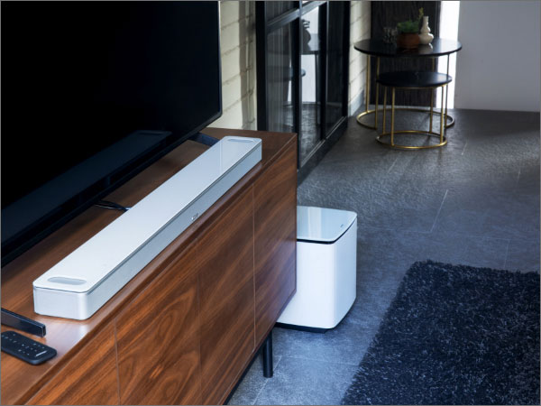 BOSE SMART SOUNDBAR 900 ホワイト　サウンドバー 鳥居一豊の「良作×良品」】これがボーズのうまさ! Atmos対応