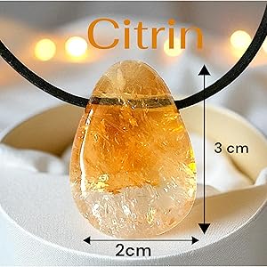 Der Text lautet „2 cm“ und „3 cm“. Nahaufnahmen einer Zitrusfrucht, die gepresst wird. Sie zeigen den Prozess der Saftgewinnung aus verschiedenen Blickwinkeln mit Messindikatoren.