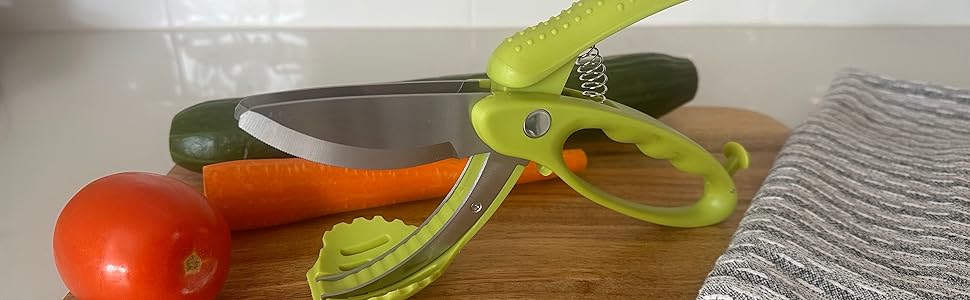 Salad scissor cutting board
