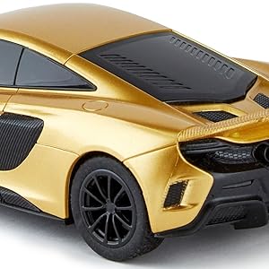 McLaren 675LT Officially Licensed Remote Control Car 1:24 Scale Working Lights 2.4Ghz Gold