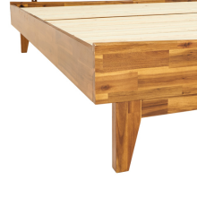 Bekijk de stevige poten van ons king platformbed van dichtbij, die zorgen voor langdurige kwaliteit