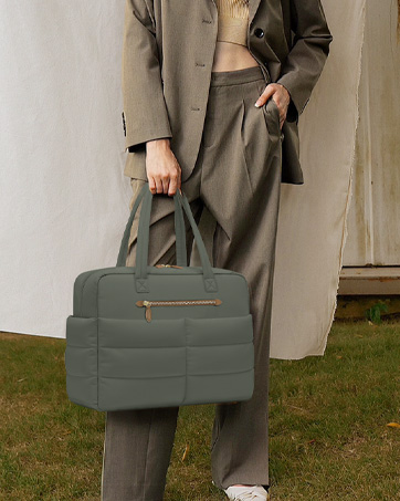 trendy weekender bag