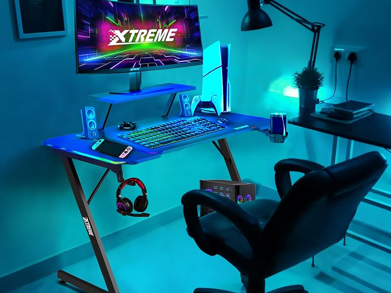 Gaming desk with Z shape