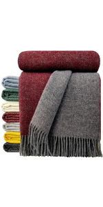 Wolldecke in Design Tirol Doubleface, Farbe Rot-Grau, von STTS HOME COLLECTION.