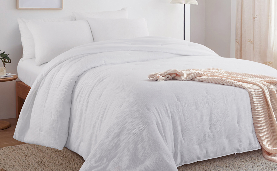 HOMBYS 3 Piece Seersucker Oversized King Comforter Set