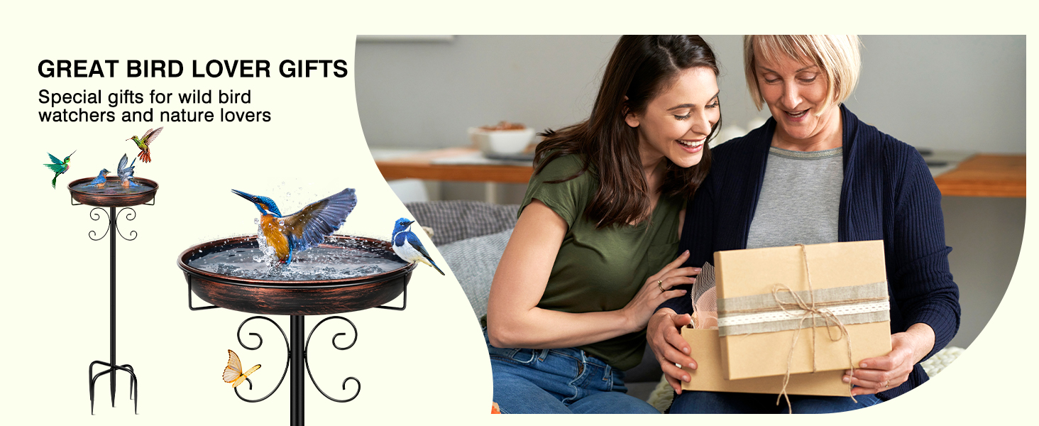 Geteiltes Bild: Links zeigt ein dekoratives Vogelbad. Rechts sieht man ein Paar, das ein verpacktes Geschenk untersucht. Der Text erwähnt „TOLLE GESCHENKE FÜR VOGELLIEBHABER