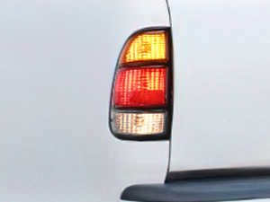 Tail Light Assembly Compatible with 2000 2001 2002 2003 2004 2005 2006 Toyota Tundra Tailights