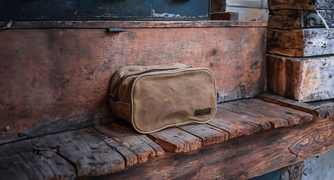 toiletry bag carry-on luggage travel airplane roadtrip overnight gym tote water-resistant workout