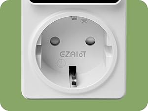 Weiße Steckdose im europäischen Stil mit Erdungsstift und Sicherheitsverschlüssen, gekennzeichnet als EZPIST