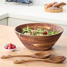 Versatile acacia wood bowl: ideal as serving salad, for entertaining, or a stunning centerpiece.