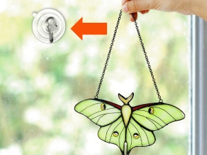 hang on the suncatcher on the hook
