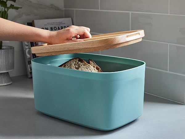 Sonder Los Angeles Union Bread Box has a durable, body made of a blend of recycled plastic