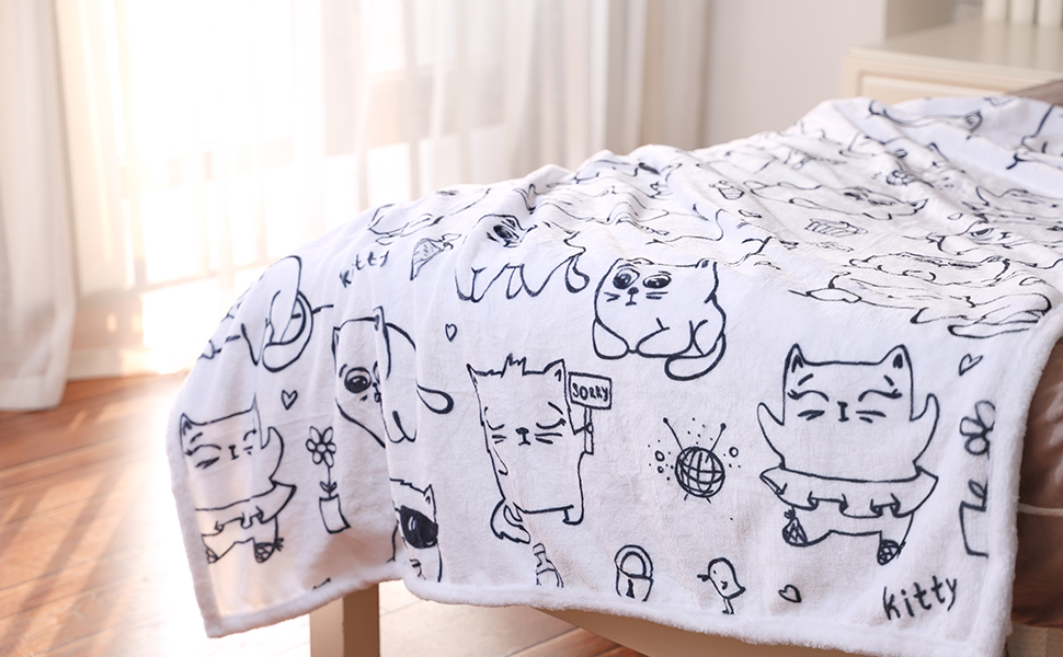 AOLLEE Cute Cat Blanket, Soft Kids Throw Blanket Cat
