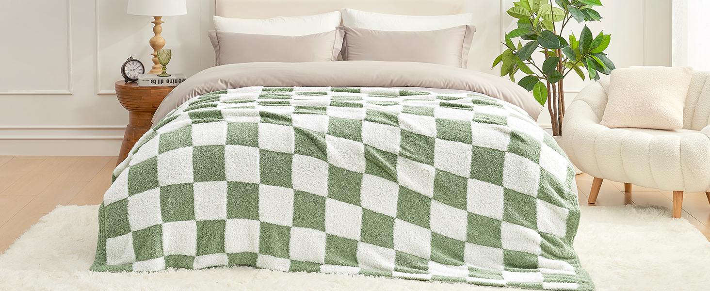 Green Checkered Faux Fur Throw Blanket