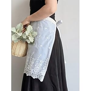 おしゃれなサロンエプロン　紺　レース　リボン紐 ☆豪華刺繍レース☆ネイビー×ミント◎洋服みたいなエプロン