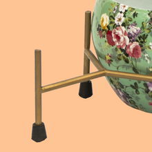 iron stand with flower pot