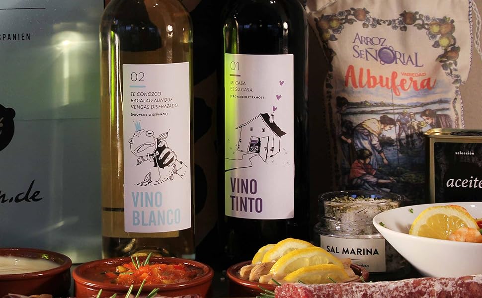 eine Auswahl an Weinen und Snacks