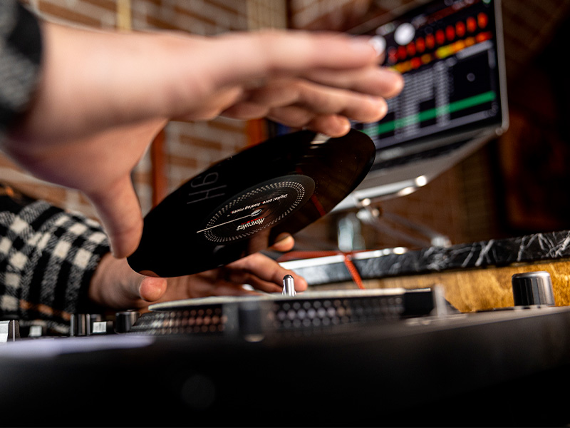 Large manufacture image 3