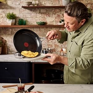 Jamie Oliver by Tefal Direct Cook Poêle 28cm Antiadhésif en Céramique pour Cuisine Professionnelle Facile à Nettoyer 880 Dd14a562 119f 41be Adc6 6366be9a9294. CR0,0,600,600 PT0 SX300 V1