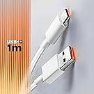 con conectores con detalles en naranja, que muestra los extremos USB-A y USB-C sobre un fondo claro