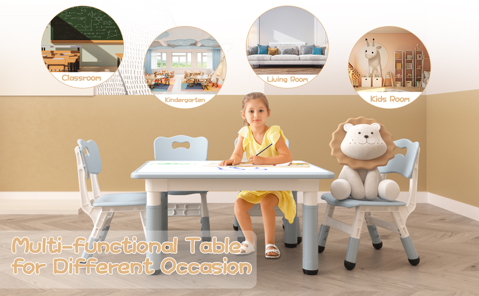 Escena interior que muestra la configuración de muebles para niños con sillas y mesa grises en una habitación de tonos neutros.