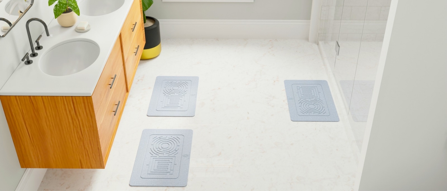 3 mats in the bathroom