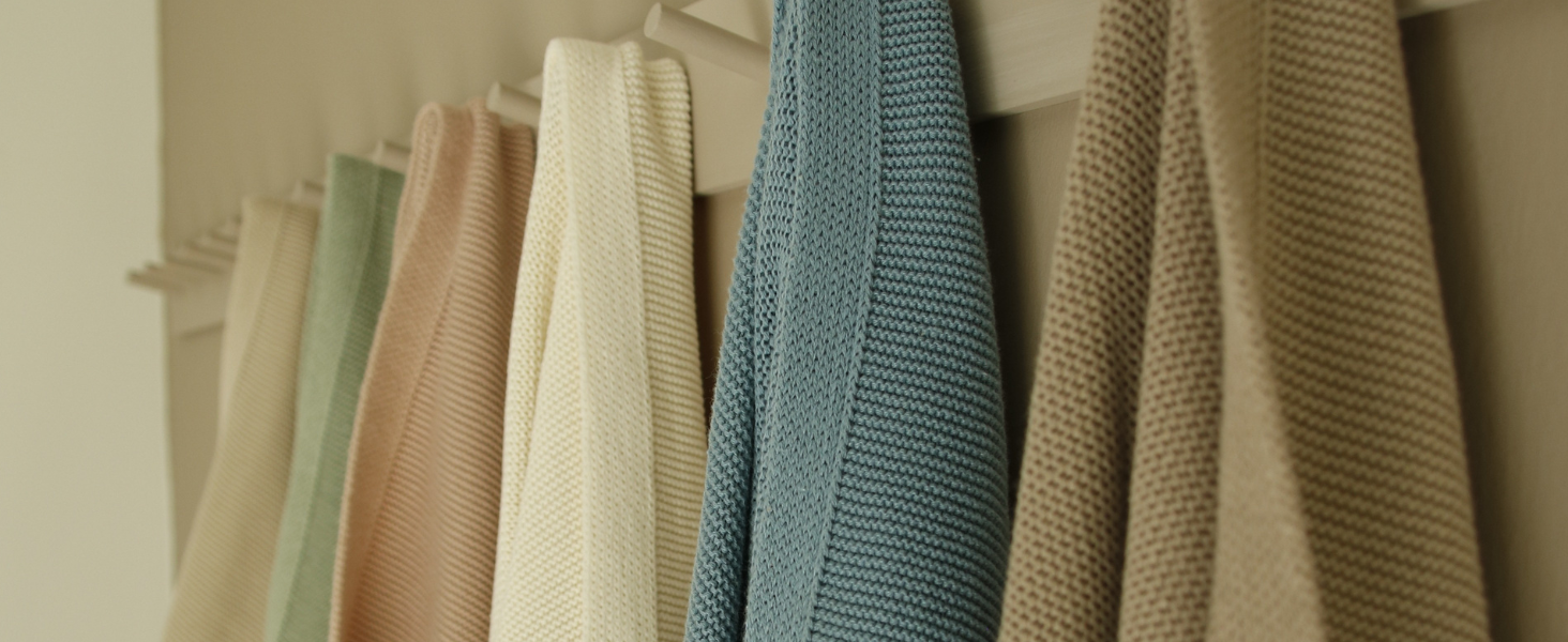 6 blankets on hooks