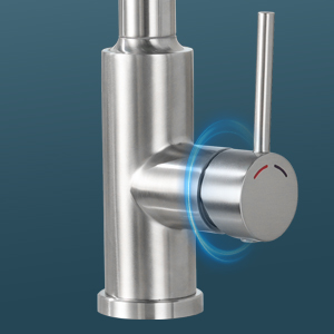 grifo del fregadero de la cocina