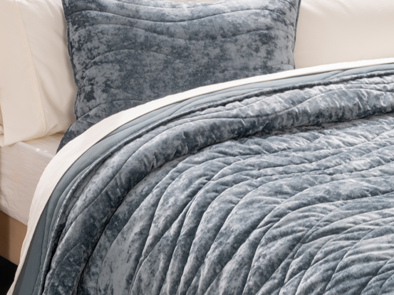 EVERGRACE Luxury Velvet Quilt King Size, Ultra Soft Crushed