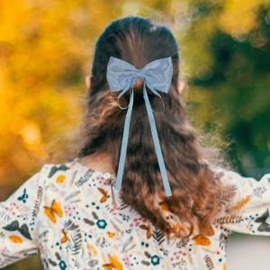blue bow hair clip