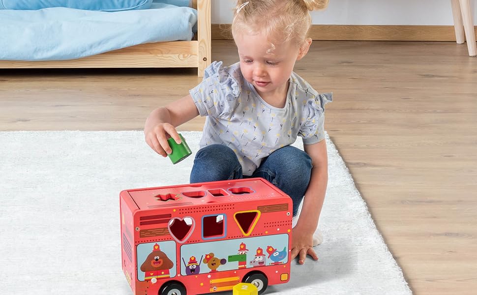 Hey Duggee 1190 Wooden Shape Sorter Fire Truck with Light and Sound
