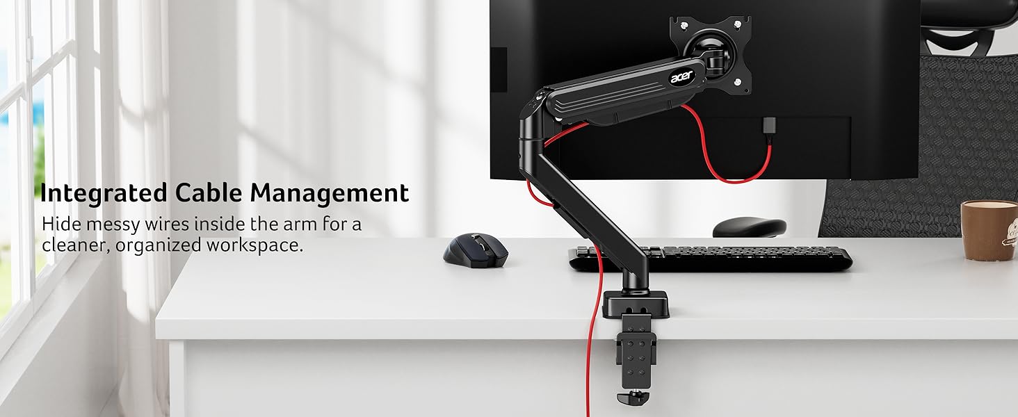 Demonstration sequence showing preparation of orange juice using a blender, with fresh oranges and finished juice displayed on counter.