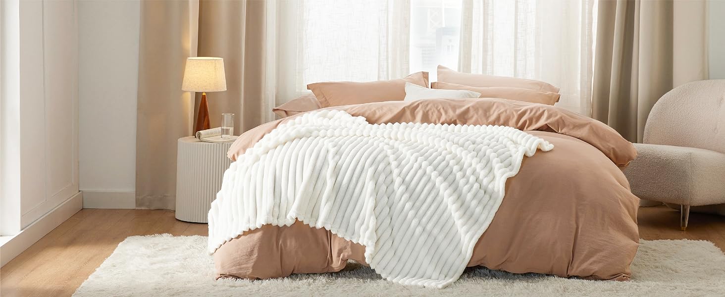 Cozy Up: The Benefits of Investing in a High-Quality Thick Fleece Blanket