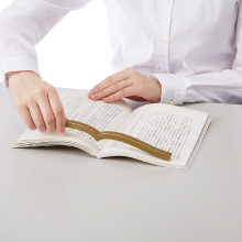 Amazon | コクヨ 文鎮 本に寄り添う文鎮 真鍮製 MKT-PW02 | 文鎮