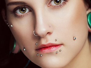facial piercing