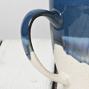 tea cup with infuser and lid