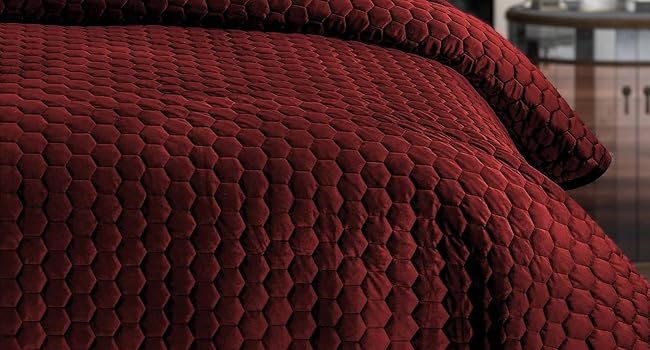 Luxury red velvet honeycomb set with quilted design and pillow shams soft elegant bedding