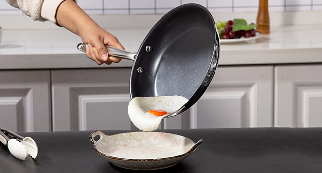 COOKNANO - Poêles Anti-Adhésives 20, 24 et 28 cm - Revêtement en Acier Inoxydable 4 Épaisseurs - Convient à Toutes les P E8081140 Af8b 49ad Bda1 74b3fbdd029b. CR0,0,650,350 PT0 SX650 V1