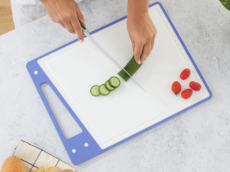 JoyJolt Plastic Cutting Board Set. White and Veri Peri