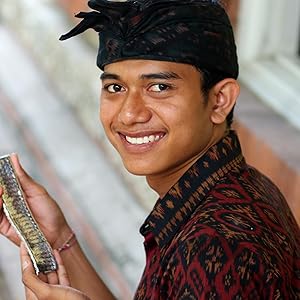 Novica Handmade Floral Sterling Silver Onyx Cocktail Ring  Hecha a mano Plata esterlina Ónix Anillo