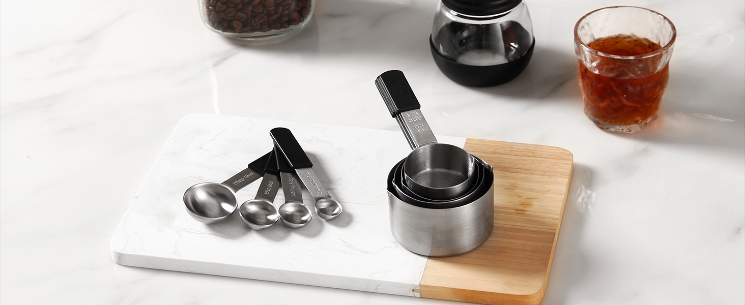 magnetic measuring cups