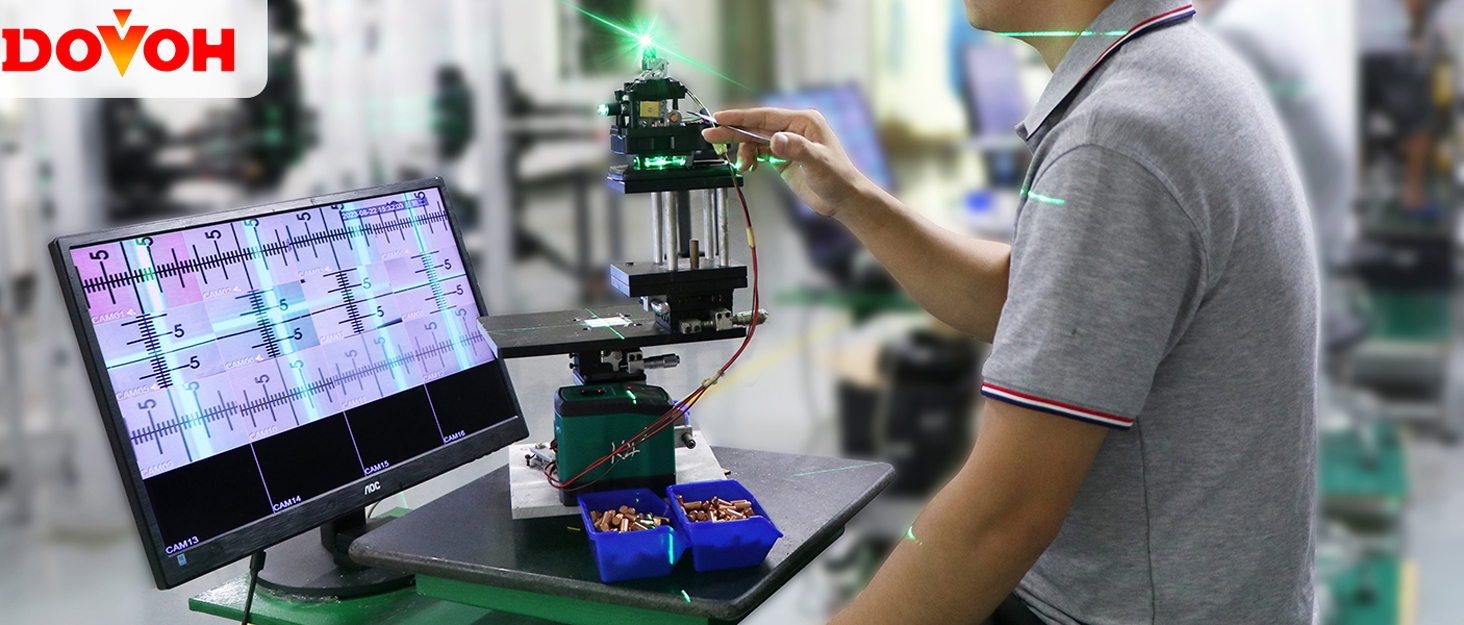 Amazon.co.jp DOVOH Laser Marker, 5 Lines, Green Laser Level, Tripod