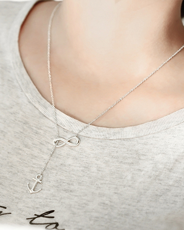 anchor Y necklace
