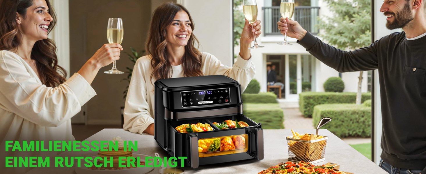 Der Text lautet „FAMILY KITCHENETTE VIP“. Essenszene im Freien mit Speisen und Getränken auf einem Holztisch.