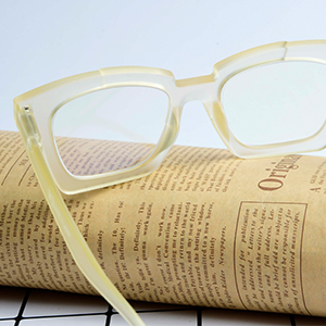 Blue light blocking reading glasses