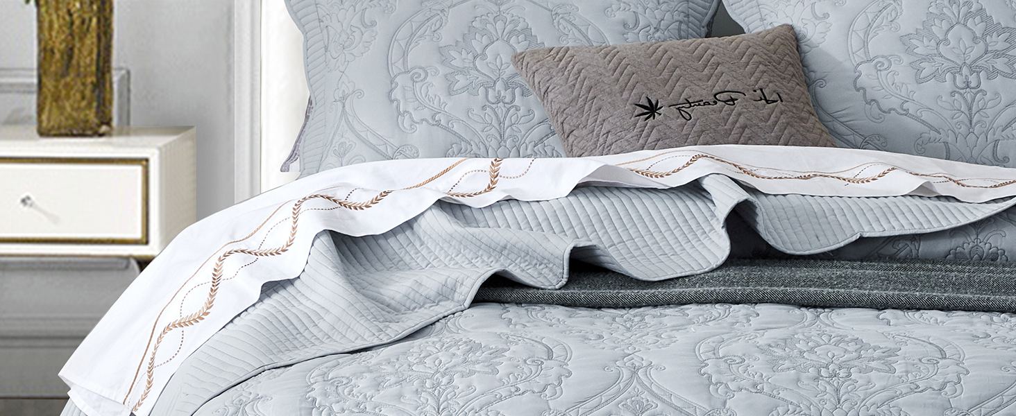 CHIXIN Oversized King/Cal King Bedspread - Lightweight & Beautiful Stitching - Luxury Damask Paisley Pattern - 128x120 I Ec7dcbed Deb6 4b24 Bb17 139341581b01. CR0,0,1464,600 PT0 SX1464 V1