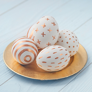 easter egg decorating mosaiz, acrylic colors, permanent markers mosaiz 