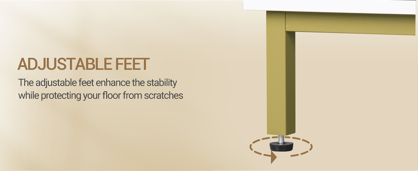 Nahaufnahme von verstellbaren Füßen an Möbeln. Im Text wird erklärt, dass „VERSTELLBARE FÜSSE“ die Stabilität erhöhen und den Boden vor Kratzern schützen