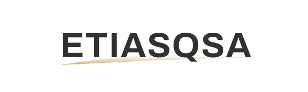 Schwarzer Text mit der Schreibweise „ETIASQSA“ auf weißem Hintergrund, mit einer dünnen goldenen Linie unter dem Text. Der Text scheint ein Logo oder ein Markenname zu sein